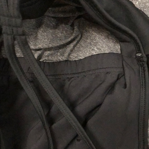 Grey and black workout top - Picture 5 of 6